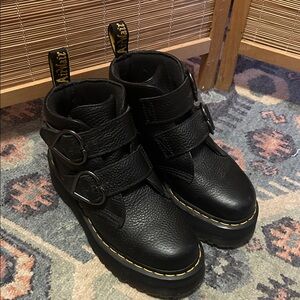 Dr. Martens Devon Heart Boots